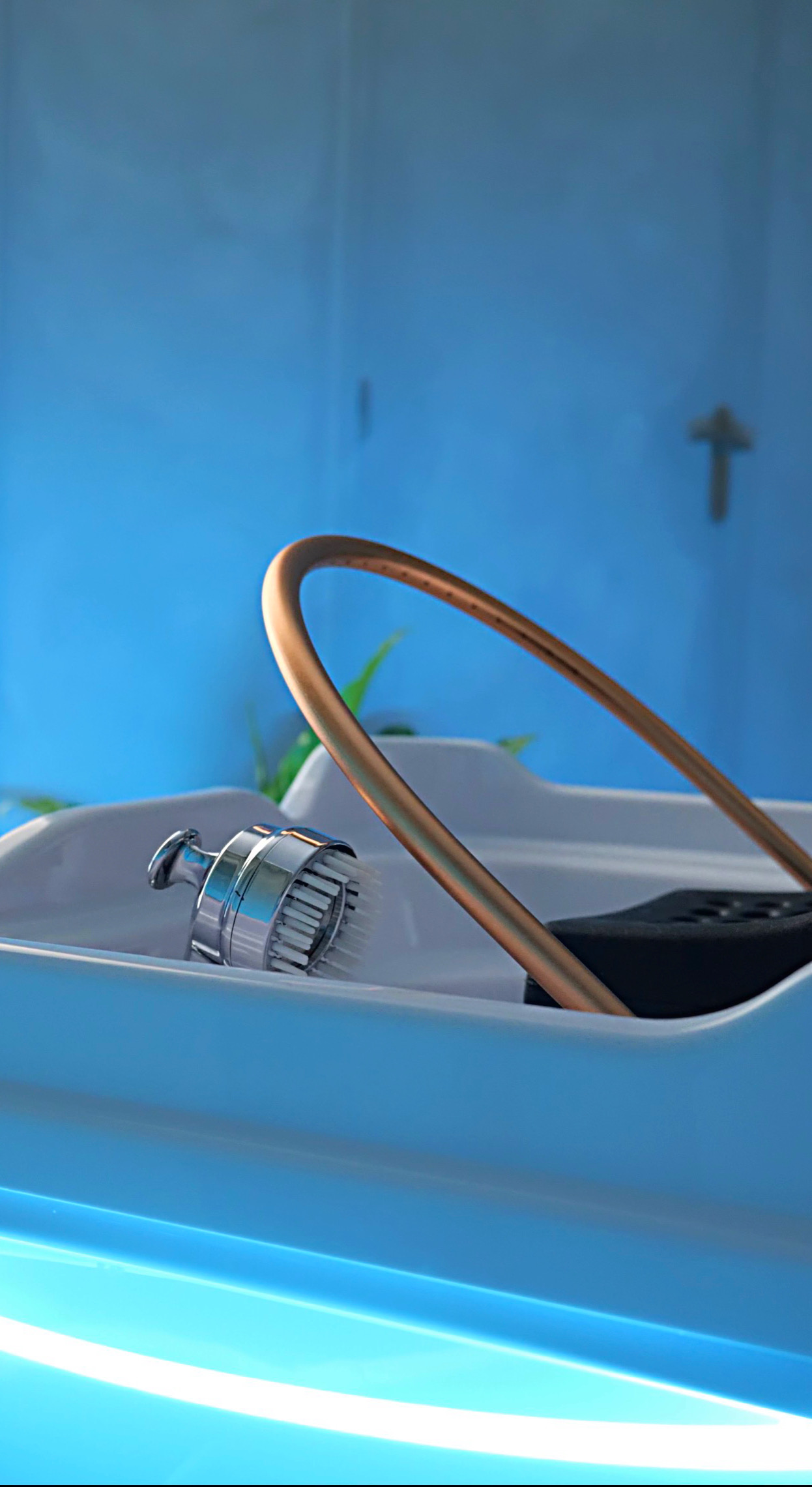 Image Arche d'eau plante et lumière bleu ambiance head spa 